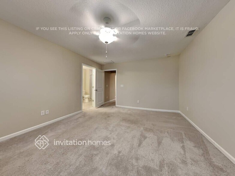 Building Photo - 1329 Grassland Ave