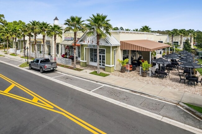 Building Photo - 2 BEDROOM VICTORIA PARK TOWNHOUSE AVAILABL...