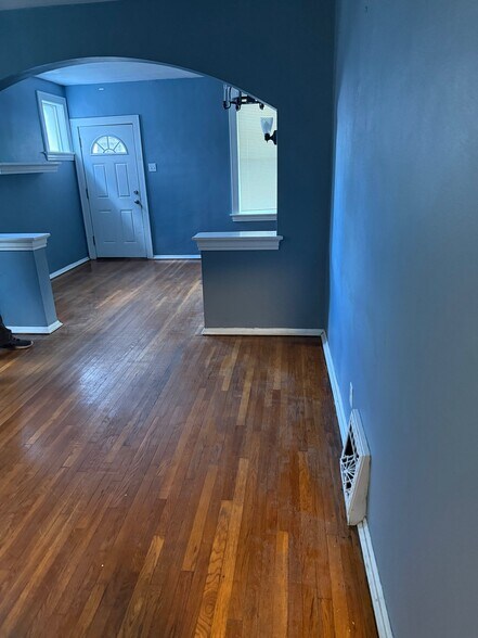 Building Photo - 3863 Meramec St