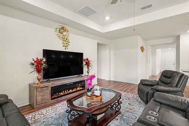 Building Photo - 8825 Landergin Mesa Dr