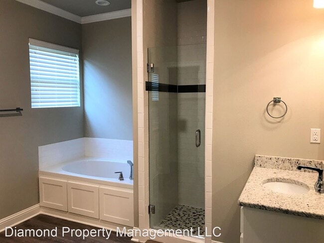 Building Photo - 3 br, 2.5 bath House - 507 Perfect Place
