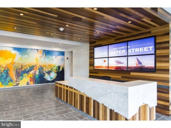 Building Photo - 250 N Christopher Columbus Blvd