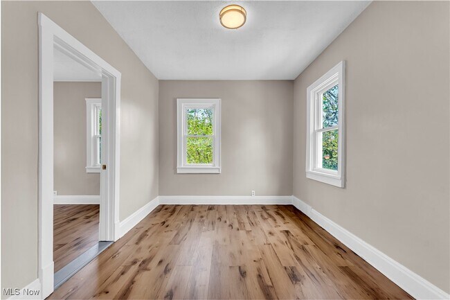 Building Photo - 2303 Montclair Ave