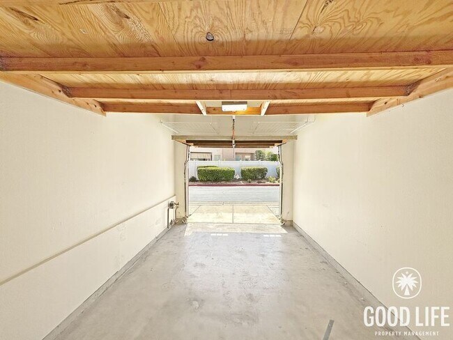 Building Photo - 417 Sanibelle Cir