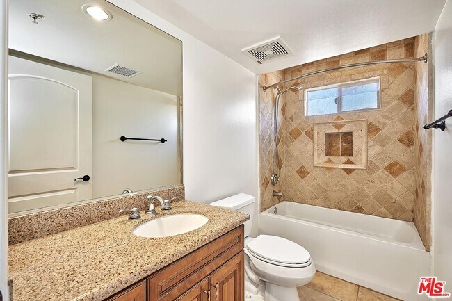 Building Photo - 4822 Elmwood Ave
