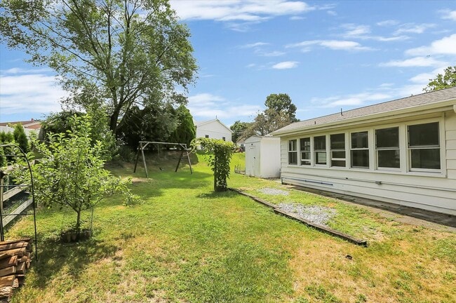 Building Photo - 15 Stephen Rd