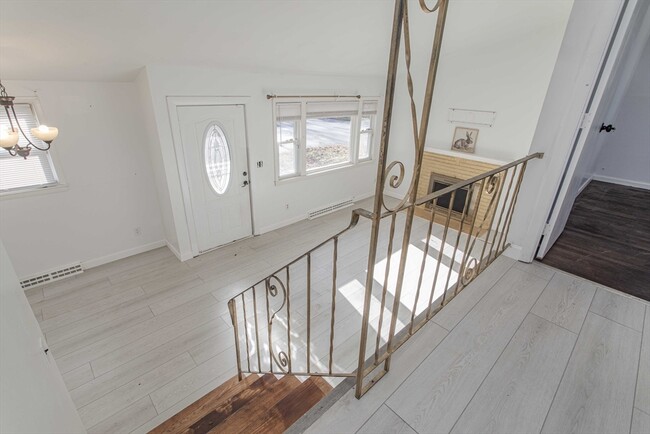 Building Photo - 16 Falconer Ave