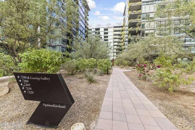 Building Photo - 7180 E Kierland Blvd