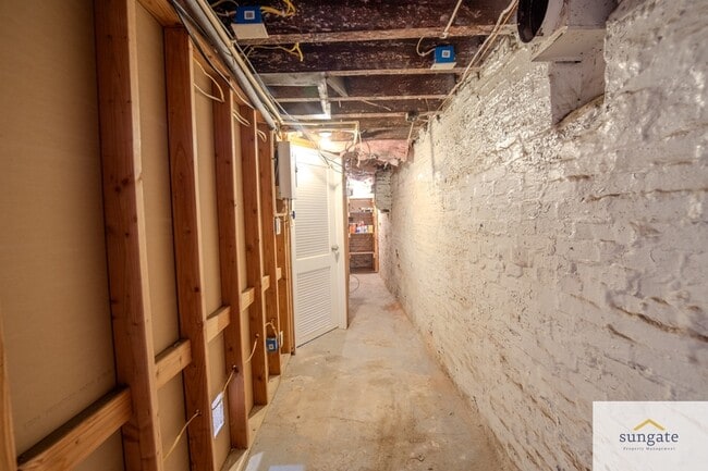 Building Photo - 503 S East Ave