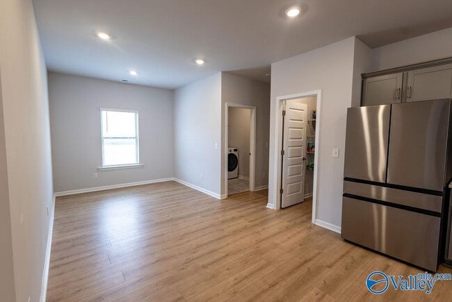 Building Photo - 143 Sager Cir