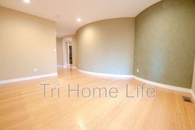 Building Photo - 11033 Grayledge Cir
