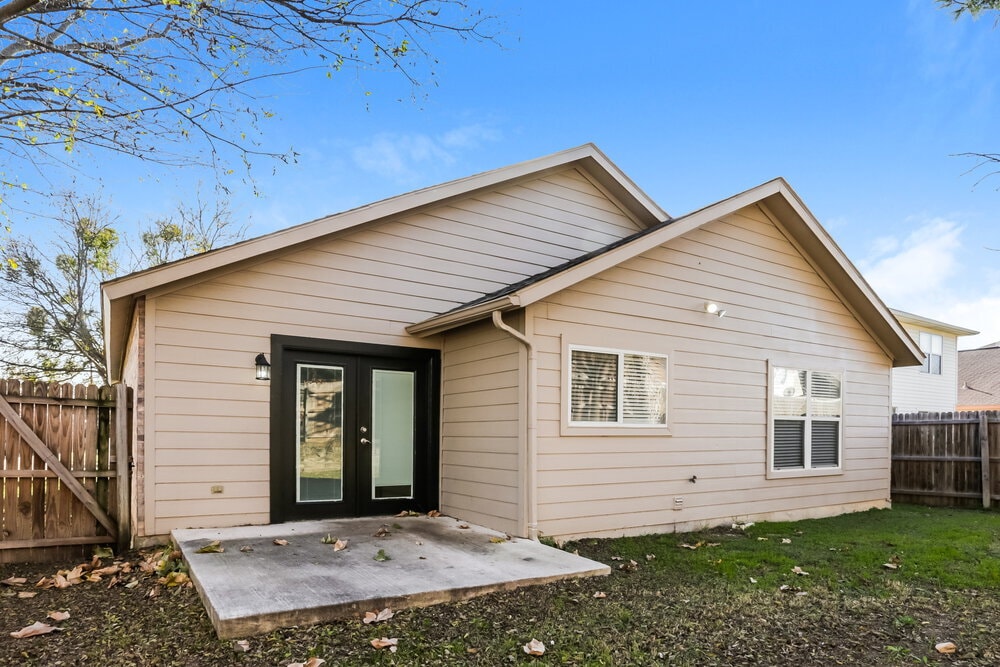 Building Photo - 10104 Chapel Oak Trail