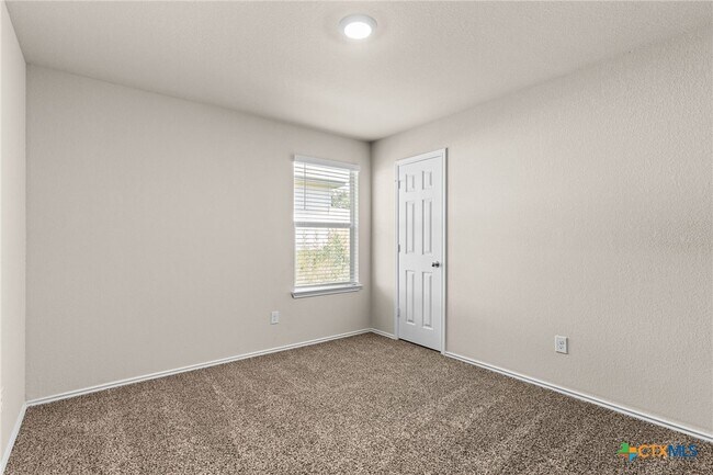 Building Photo - 4906 Karen Grn Dr