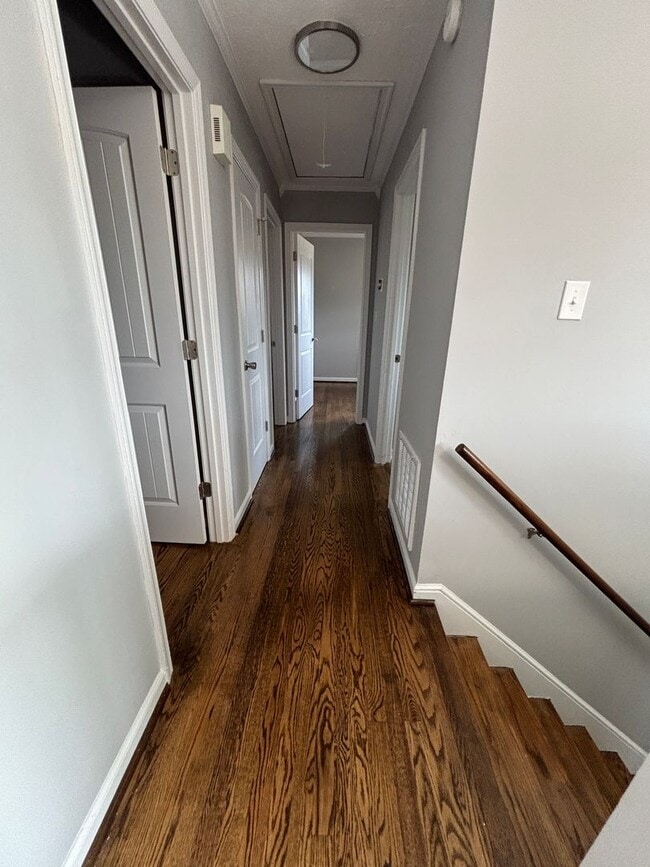 Building Photo - 449 Missimer Ln