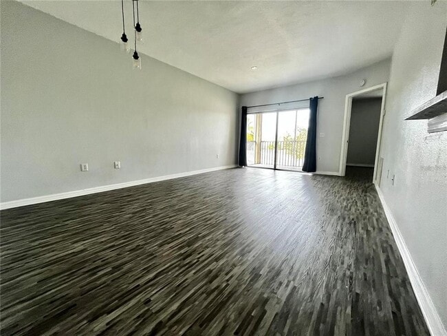 Building Photo - 6011 Skydale Way