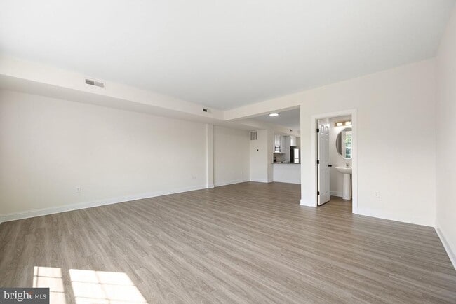 Building Photo - 715 Pony Ln