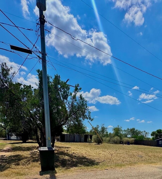 Building Photo - 408 W Luce St