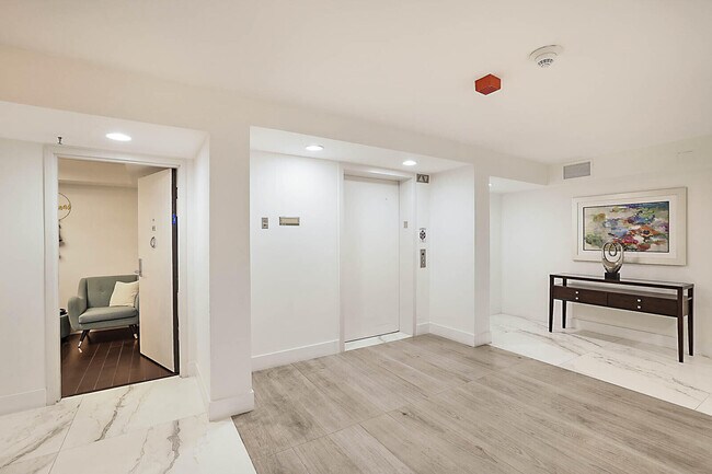 Building Photo - 3407 S Ocean Blvd