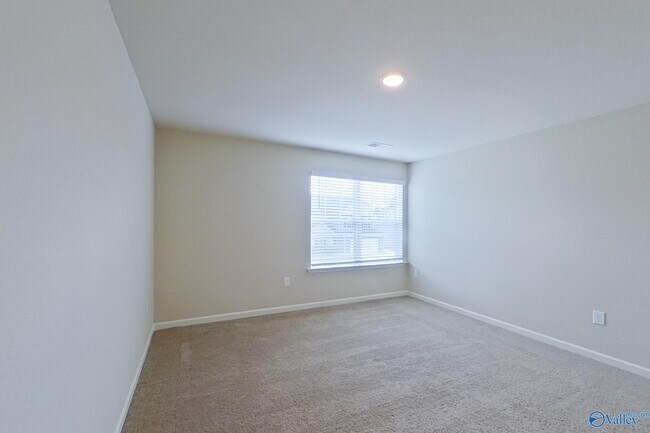 Building Photo - 1067 Pilgrim Ln