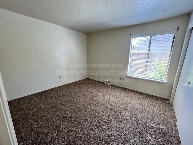 Building Photo - 5876 Alexandria Pl
