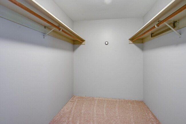 Building Photo - 3bd/2.5ba Bellevue Home