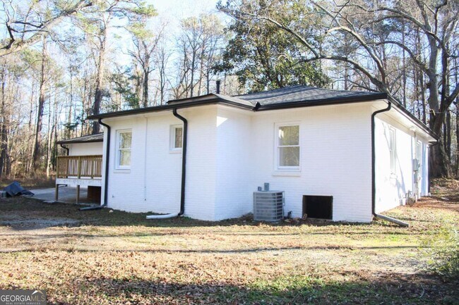 Building Photo - 970 Bates Rd