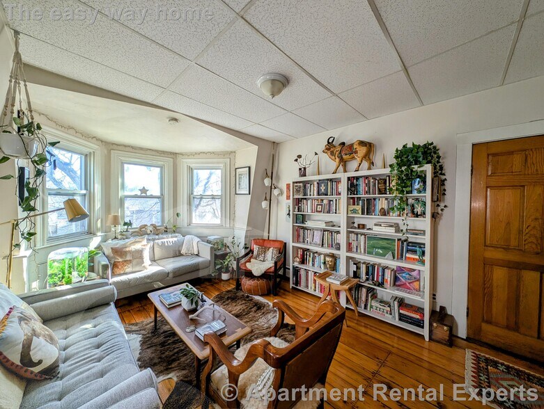 Primary Photo - 379 Windsor St