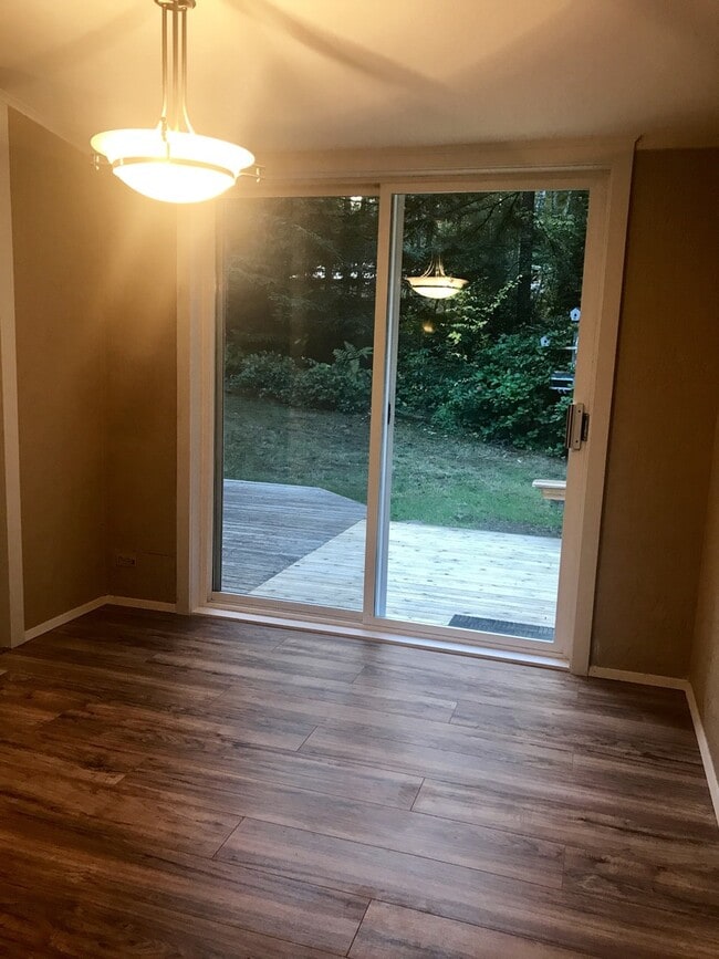 Building Photo - 309 NE Whimbrel Ct