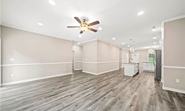 Building Photo - 11816 Shady Ln