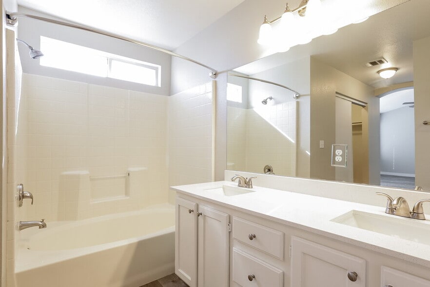 Building Photo - 7505 Moon Shower Cir