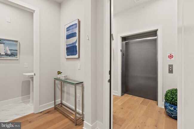 Building Photo - 43443 Croson Ln