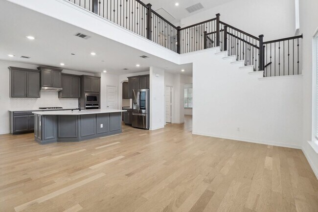 Building Photo - 1200 Milfoil Dr