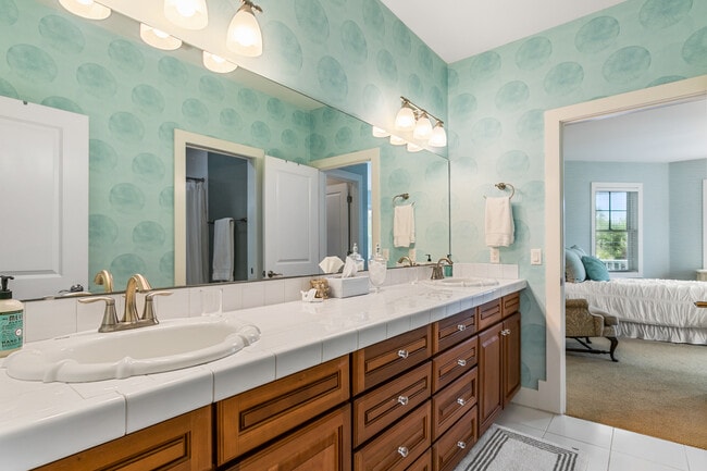 Building Photo - 681 Ocean Palm Way