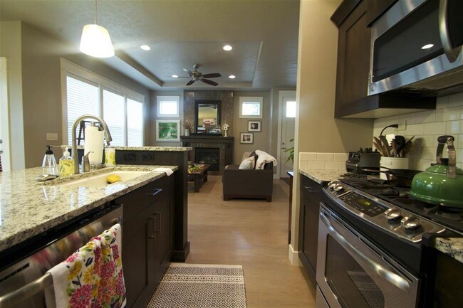 Building Photo - Wonderful Patio Home In The Mill District ...