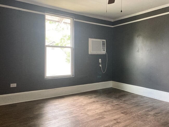 Building Photo - 505 Chiquola Ave