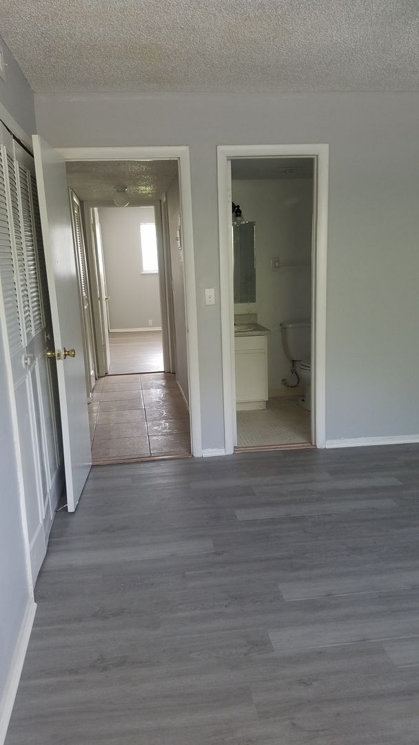 Building Photo - Grove Park Condo