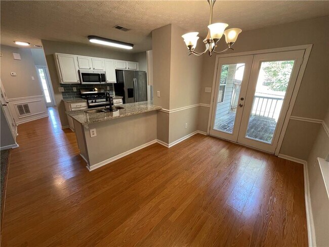 Building Photo - 4401 Dickens Ct NW