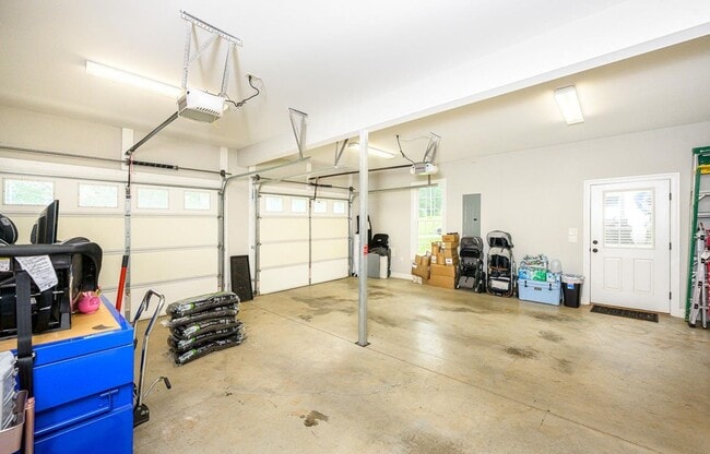 Building Photo - 3 Bedroom Home in Goode