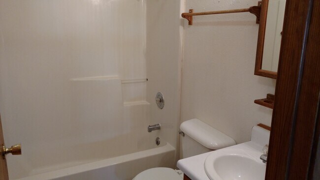 Building Photo - 511