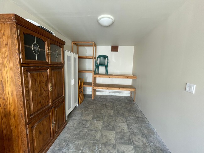 Building Photo - 140 Santa Helena Ave