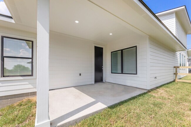 Building Photo - Wolf Den 3BR Near South College Station | Ideal Layout + Garage + Space