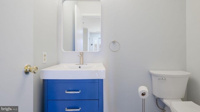 Building Photo - 211 Mews Dr