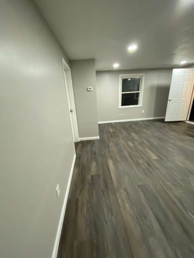 Building Photo - 4095 Sleepy Hollow Rd