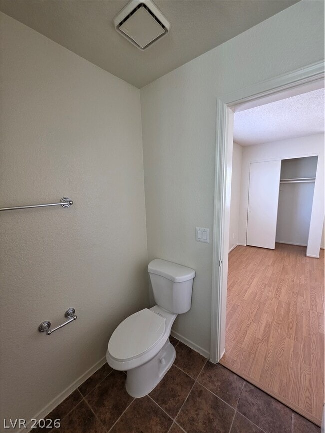 Building Photo - 2200 Highpointe Dr