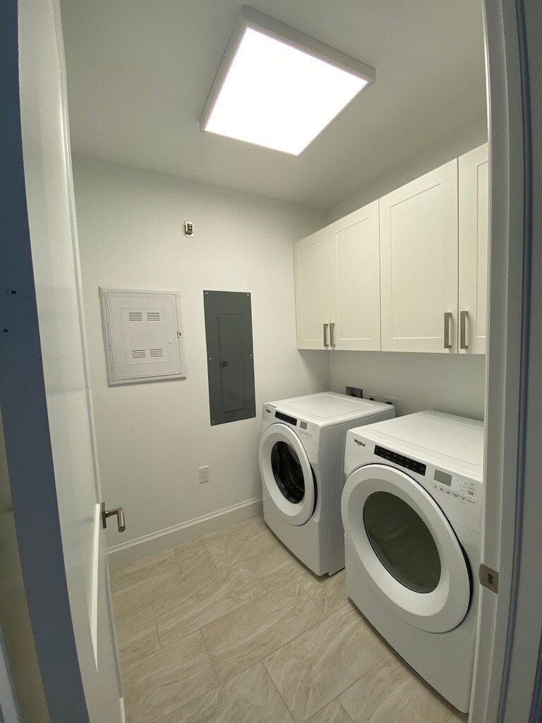Laundry Room - 1111 Central Ave