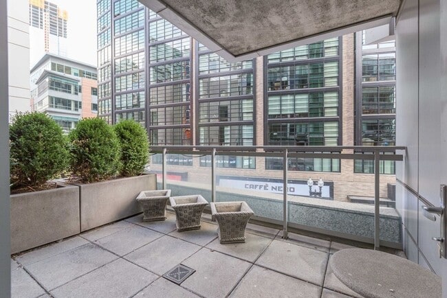 Building Photo - 3 Avery St