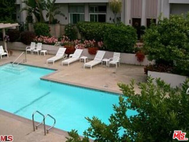 Building Photo - 4764 La Villa Marina