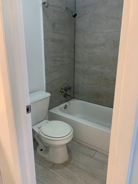 Building Photo - 19751 SW 114th Ave