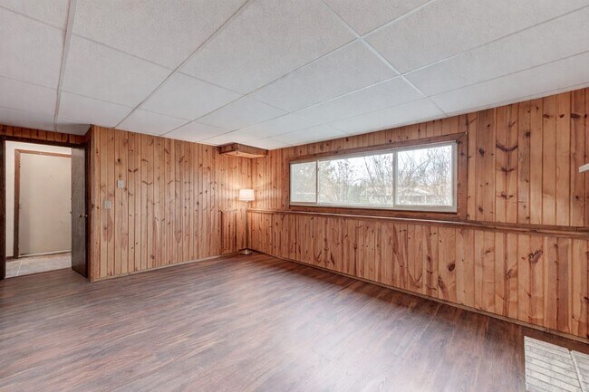 Building Photo - Great 3bed 2bath Single Family Home in Prime Eden Prairie Neighborhood