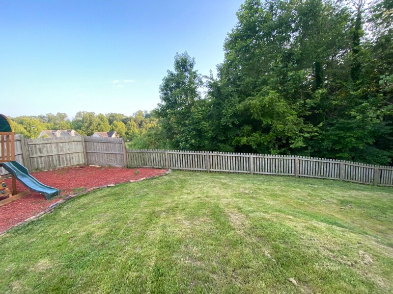 Building Photo - 5933 Old Plank Rd